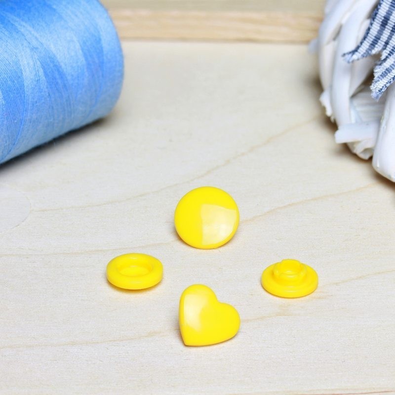 Zatrzaski plastikowe gwiazdki i serca